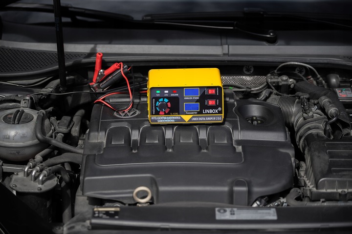 PROSTOWNIK SAMOCHODOWY DO AKUMULATORÓW 24V 12V 20A POLSKIE MENU