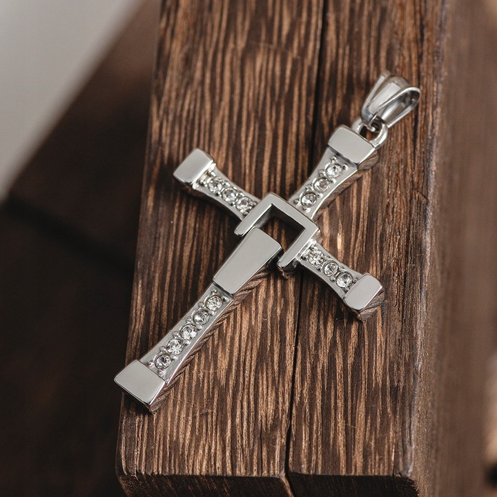 Naszyjnik krzyżyk Vin Diesel Toretto zawieszka stal chirurgiczna BLINGART