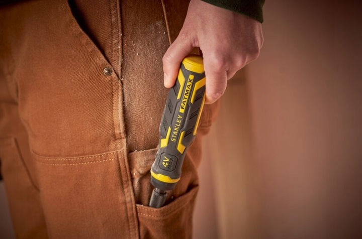 Wkrętak akumulatorowy STANLEY FATMAX 4V z ładowarką i bitami LED