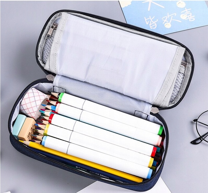 PIÓRNIK SZKOLNY z mini tablicą ścieralną czarny