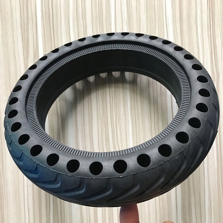 OPONA PEŁNA DO HULAJNOGI ELEKTRYCZNEJ 8 1/2 x 2