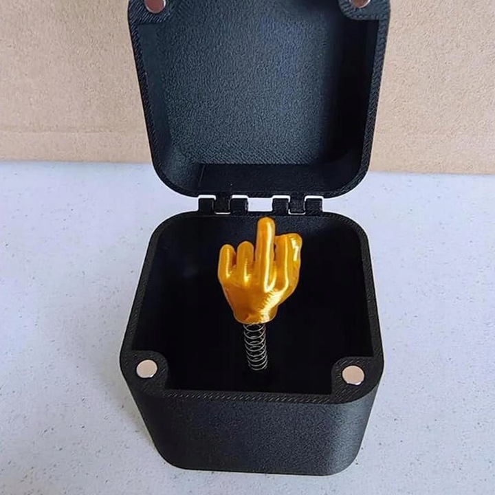 Humorystyczne Pudełko Niespodzianka Środkowego Palca - Wyjątkowy Prezent