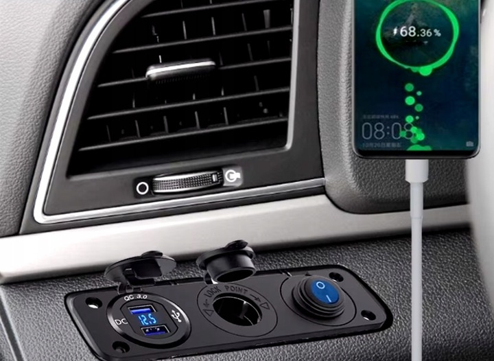 GNIAZDO ZAPALNICZKI Ładowarka USB 2xQC 3.0 WOLTOMIERZ PANEL 3 12/24V Kable