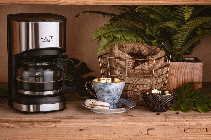 Ekspres do kawy przelewowy 0,7L Blokada kapania ADLER AD 4407 czarny