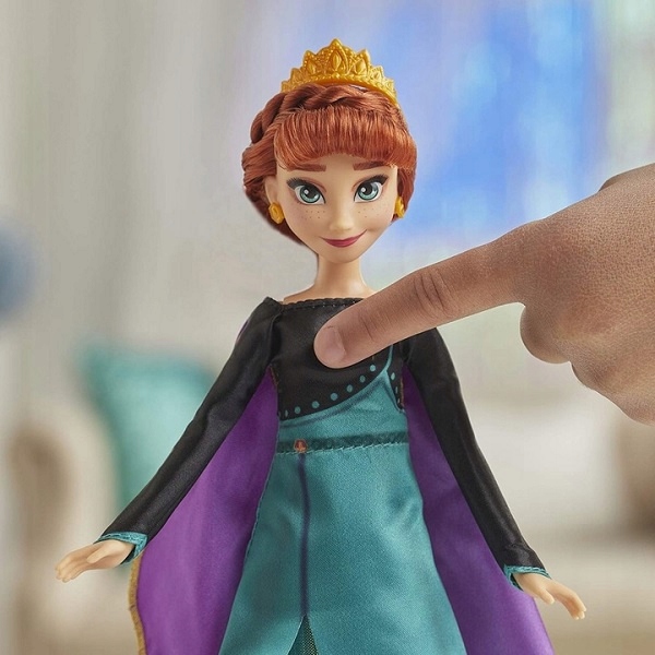 LALKA ANNA DISNEY FROZEN ŚPIEWAJĄCA INTERAKTYWNA KRAINA LODU HASBRO E8881