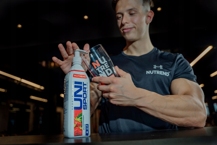 IZOTONIK NUTREND UNISPORT 1000ML POZIOMKA NAPÓJ SPORTOWY TAURYNA L-ALANINA