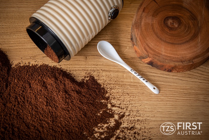 Młynek do mielenia kawy RETRO 160W First Austria