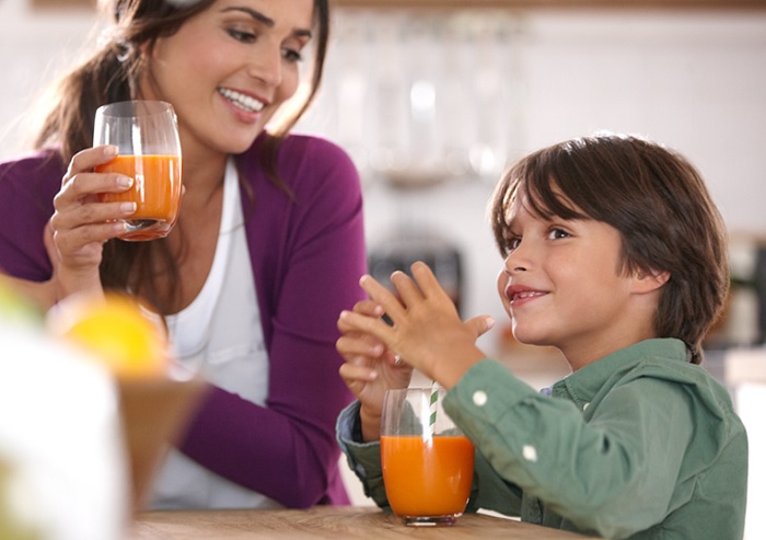 Sokowirówka Philips HR1856/70 czarny 800W Pojemnik 2l