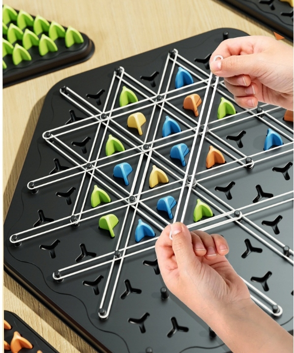 TRIANGLE CHESS BOARD GAME, INTERACTIVE PEGBOARD GAME, DESKTOP BOARD GAMES