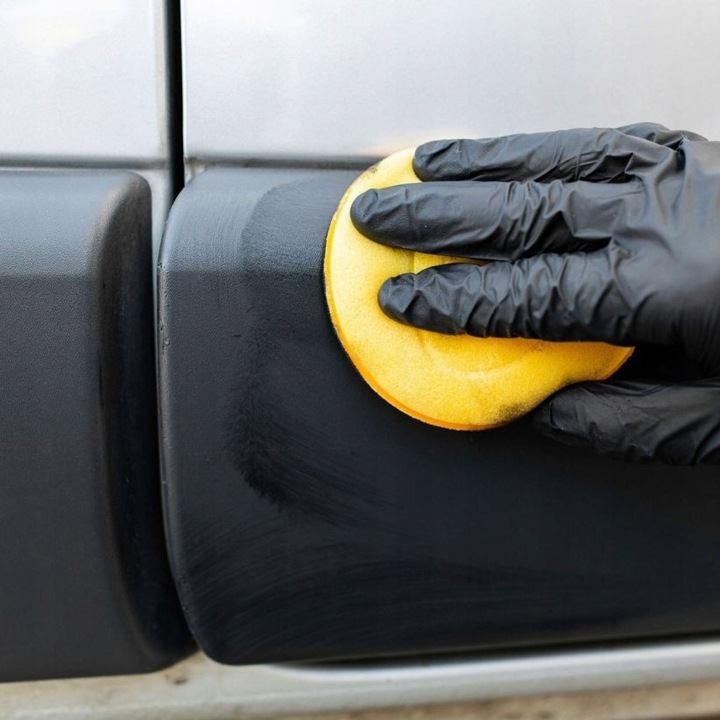 ADBL Blackouter Dressing na plastiki zewnętrzne 500ml