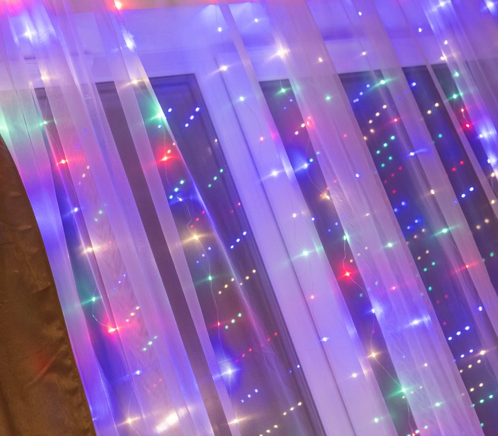 KURTYNA ŚWIETLNA LAMPKI SOPLE DRUCIKI 200 LED 2x2m GIRLANDA USB + ADAPTER