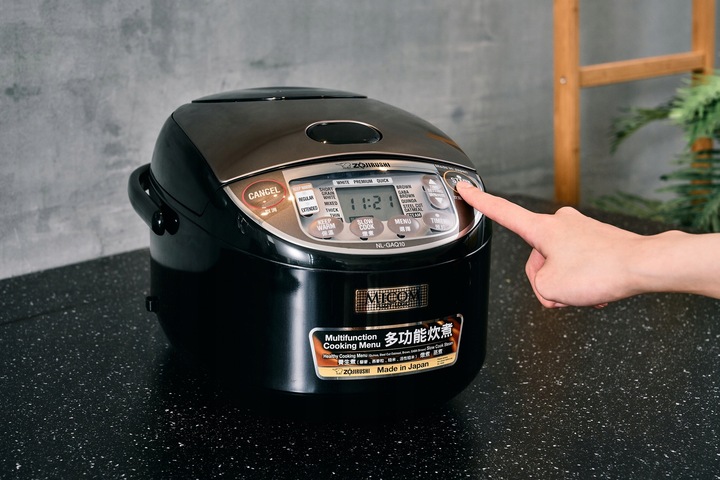 Ryżowar Rice cooker gotowanie na parze Zojirushi Micom NL-GAQ10 1L Czarny