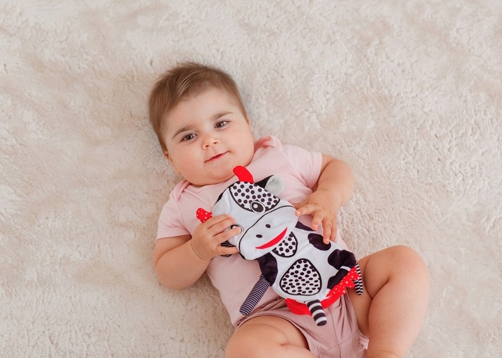 BaliBaZoo KONTRASTOWA KROWA Zabawka dla niemowląt Szeleścik Gryzak 0m+