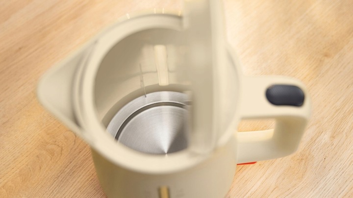 CZAJNIK ELEKTRYCZNY BOSCH BEZPRZEWODOWY BEŻOWY SZYBKIE GRZANIE MOC 2400 W