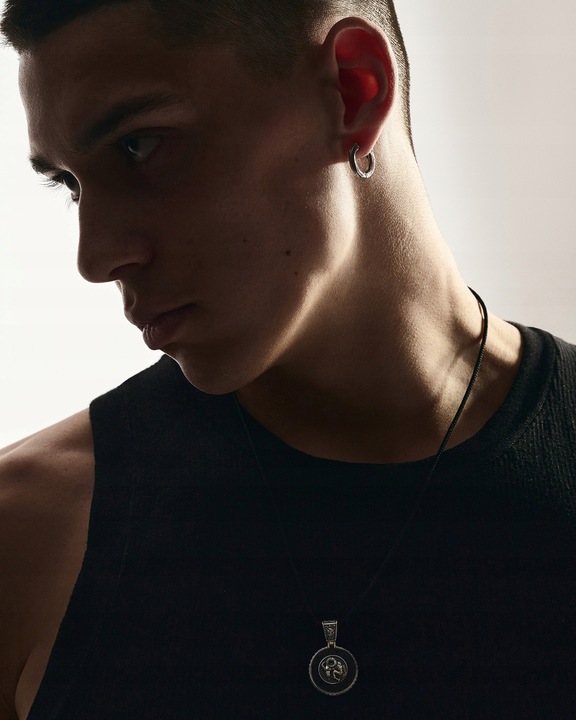 Srebrny wisiorek Znak zodiaku - WODNIK z hebanem