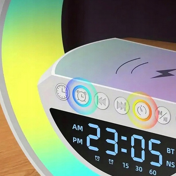 LAMPKA NOCNA LED RADIO FM ŁADOWARKA BUDZIK GŁOŚNIK RGB ZEGAR