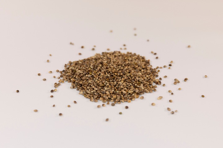 Olej Konopny Tłoczony Na Zimno Świeży Niefiltrowany 500 ml z Konopii Konopi