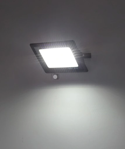 Lampa Naświetlacz LED 100W z czujnik ruchu i zmierzchu Halogen SuperLED