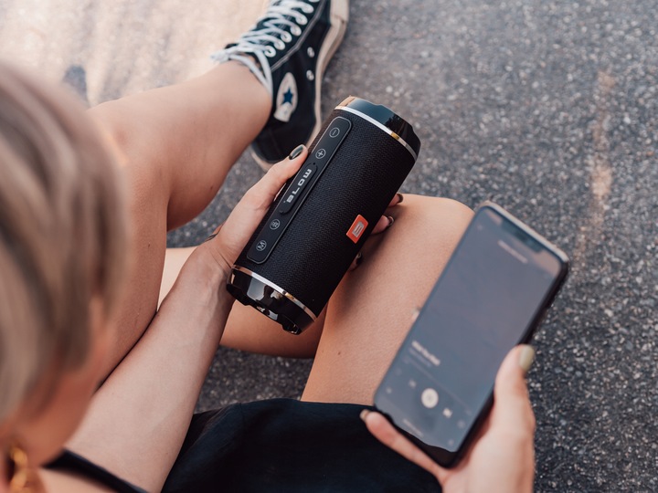 MOCNY GŁOŚNIK BEZPRZEWODOWY PRZENOŚNY SŁUCHAWKI BLUETOOTH DOUSZNE USB FM SD