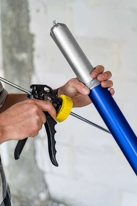 Pistolet wyciskacz do silikonu mas kiełbas 600 ml Mocny Wytrzymały Bauhus