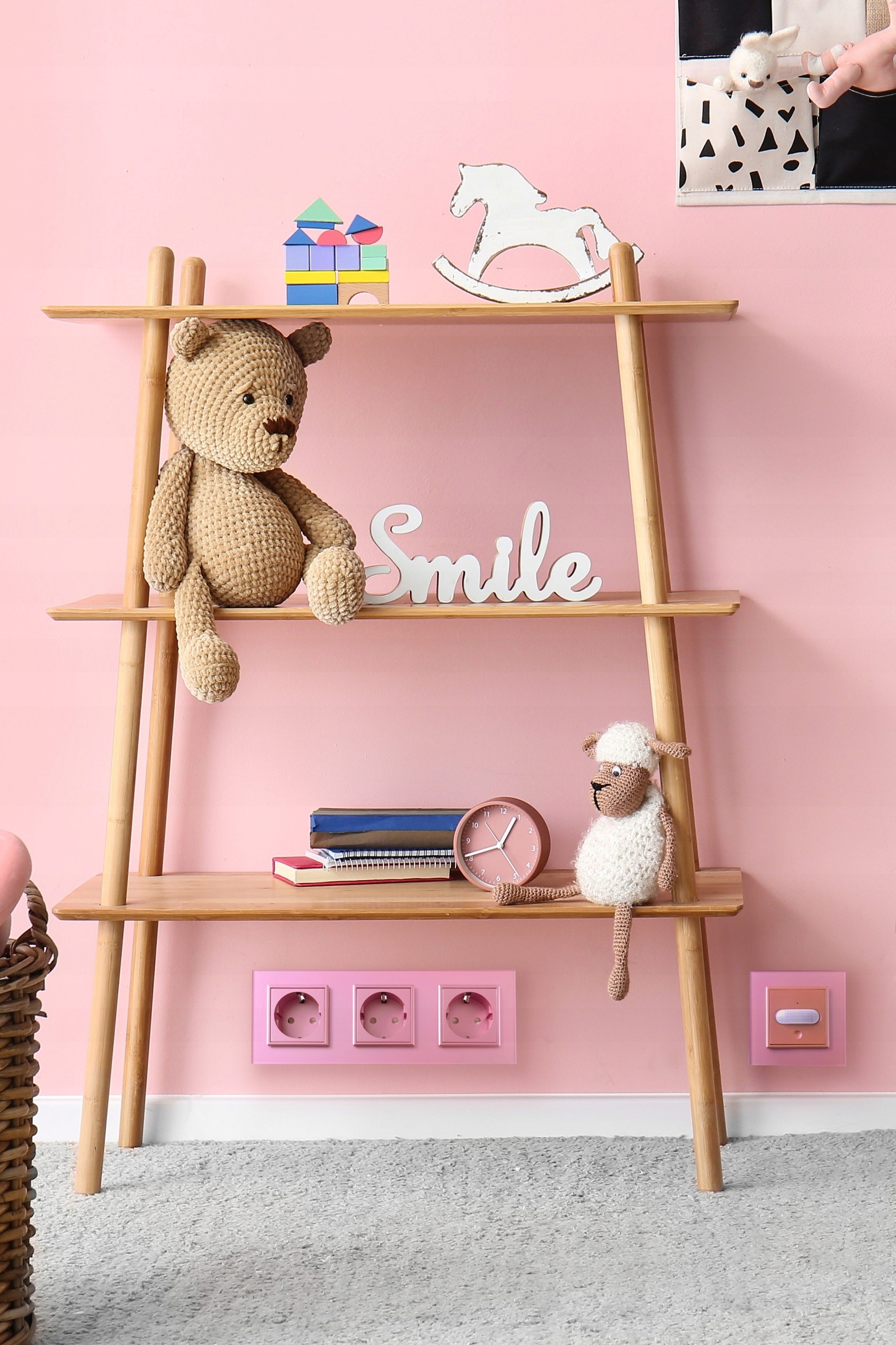 VL-W03EU-68 GNIAZDO 16A LIVOLO SZKŁO STANDARD EU