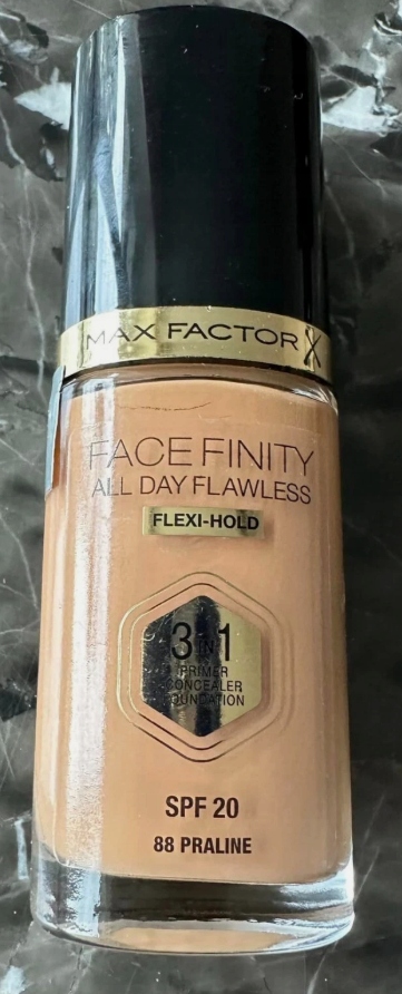 Max Factor Facefinity 3In1 Foundation Podkład Do Twarzy - 88 Praline - 30Ml