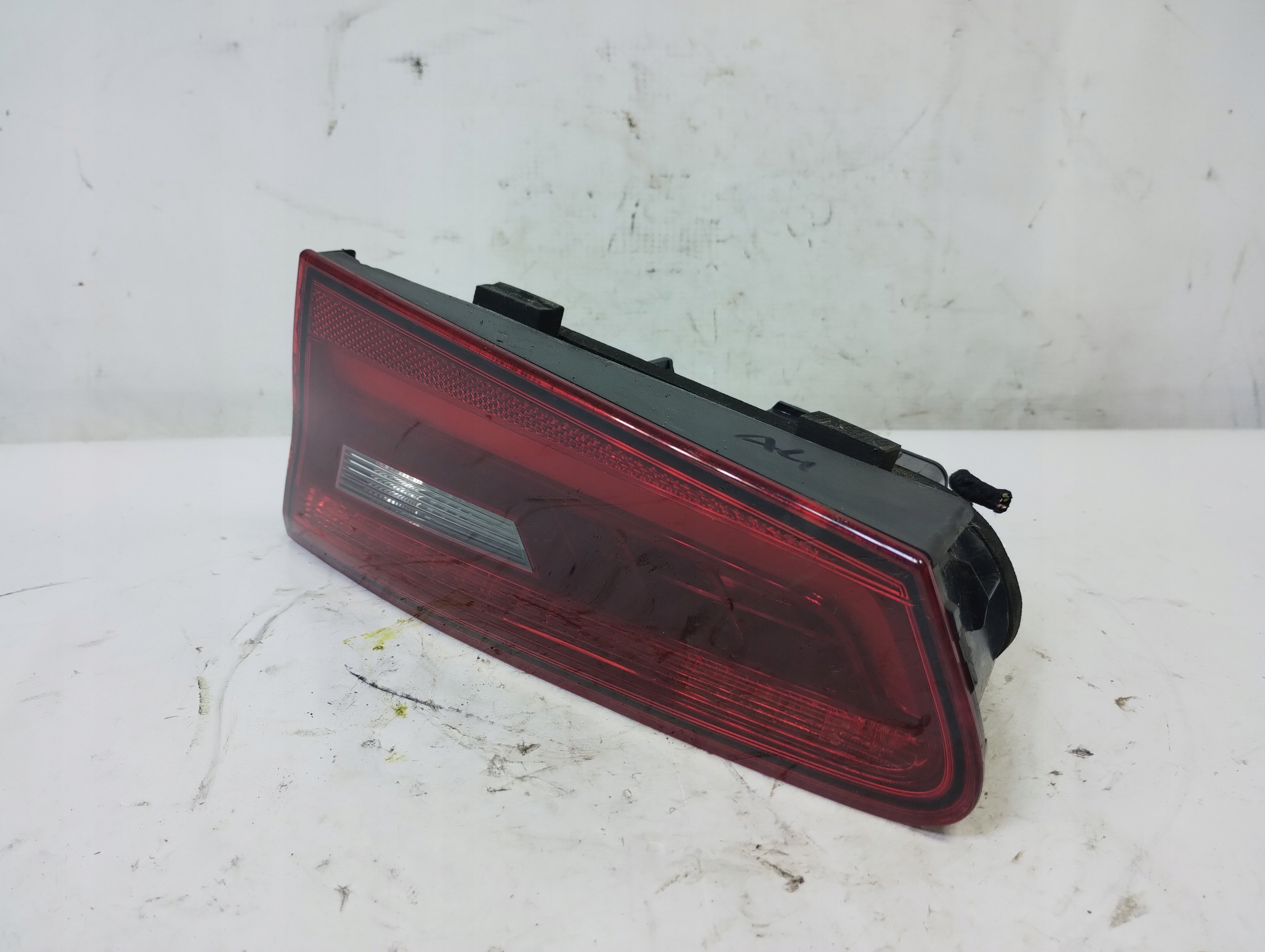 AUDI A3 8V LAMPA TYŁ KLAPA 8V3945093B 81070102 PRAWA