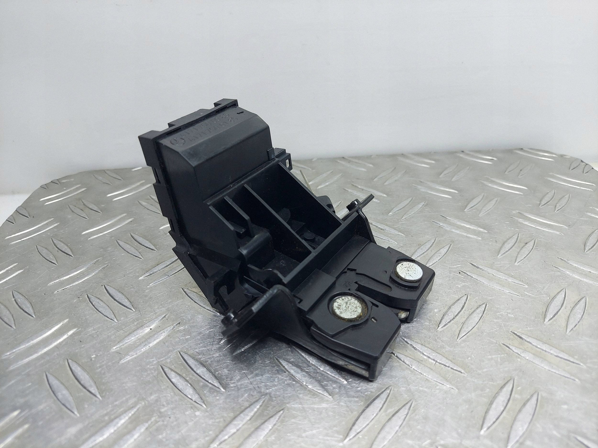 ZAMEK KLAPY BAGAŻNIKA MERCEDES W211 A1717500085