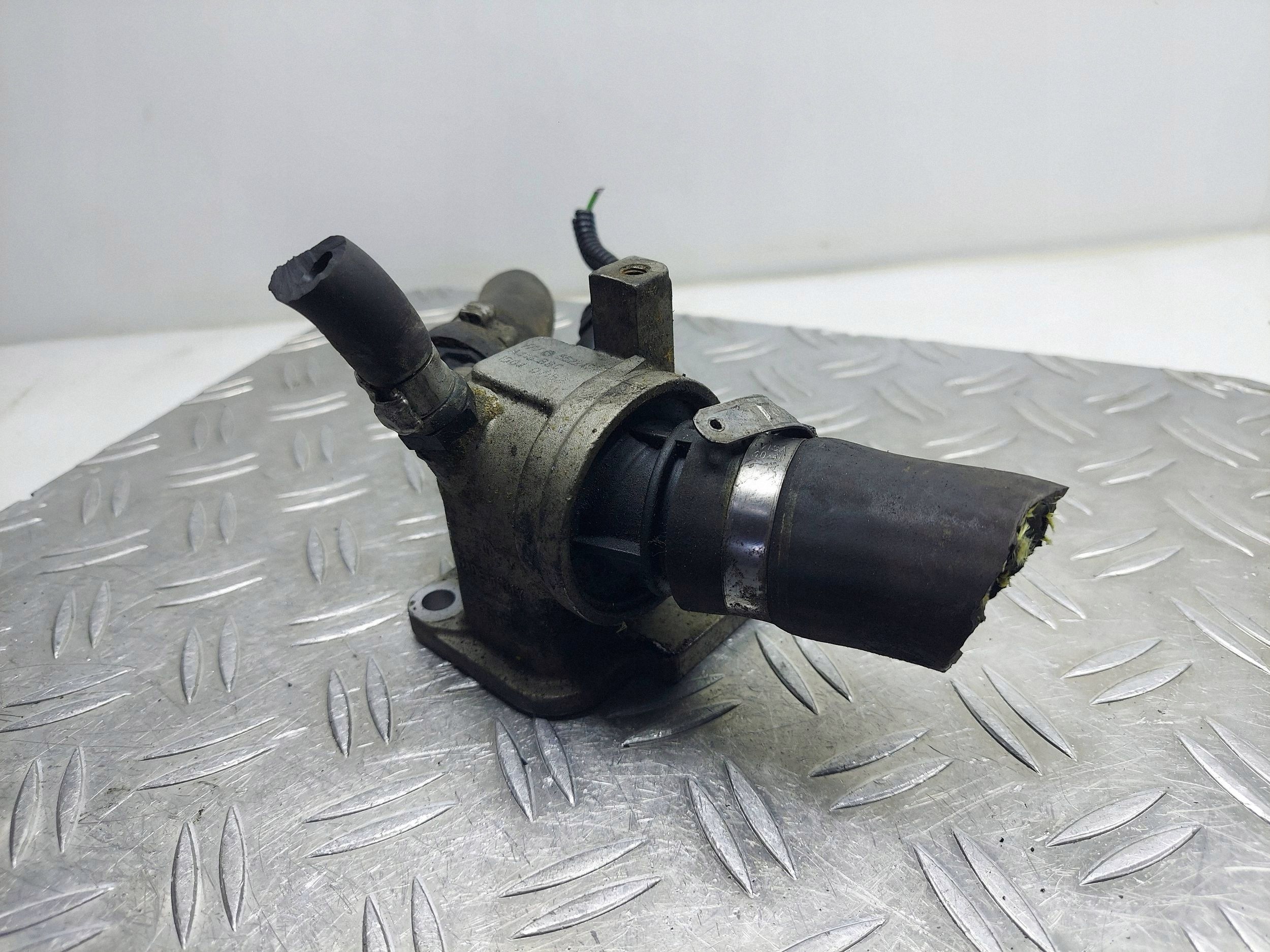 OBUDOWA TERMOSTATU FIAT GRANDE PUNTO 1.3 55224022