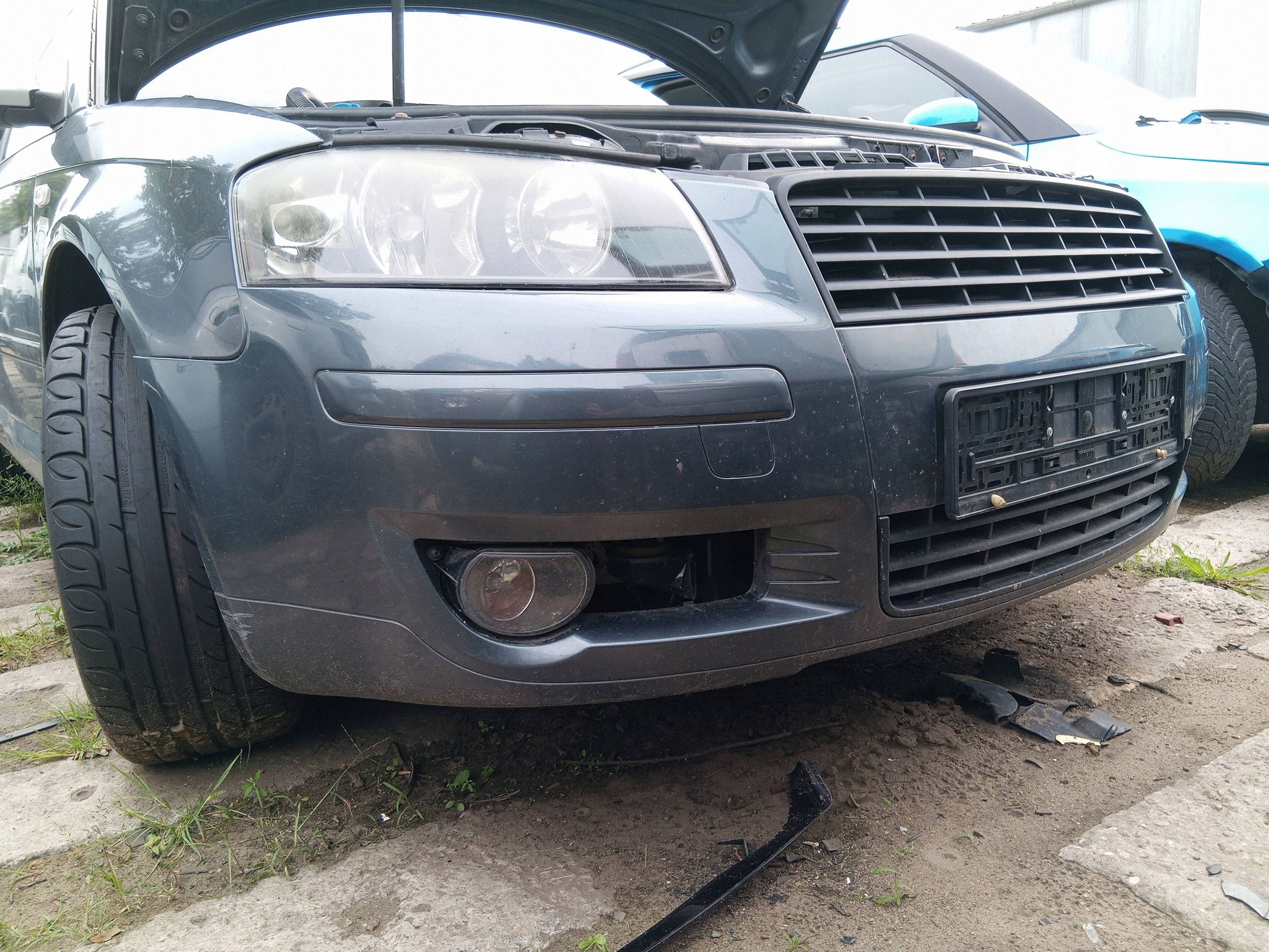 Zderzak przedni Przód kompletny Audi A3 8P LY7Z GRIL mały