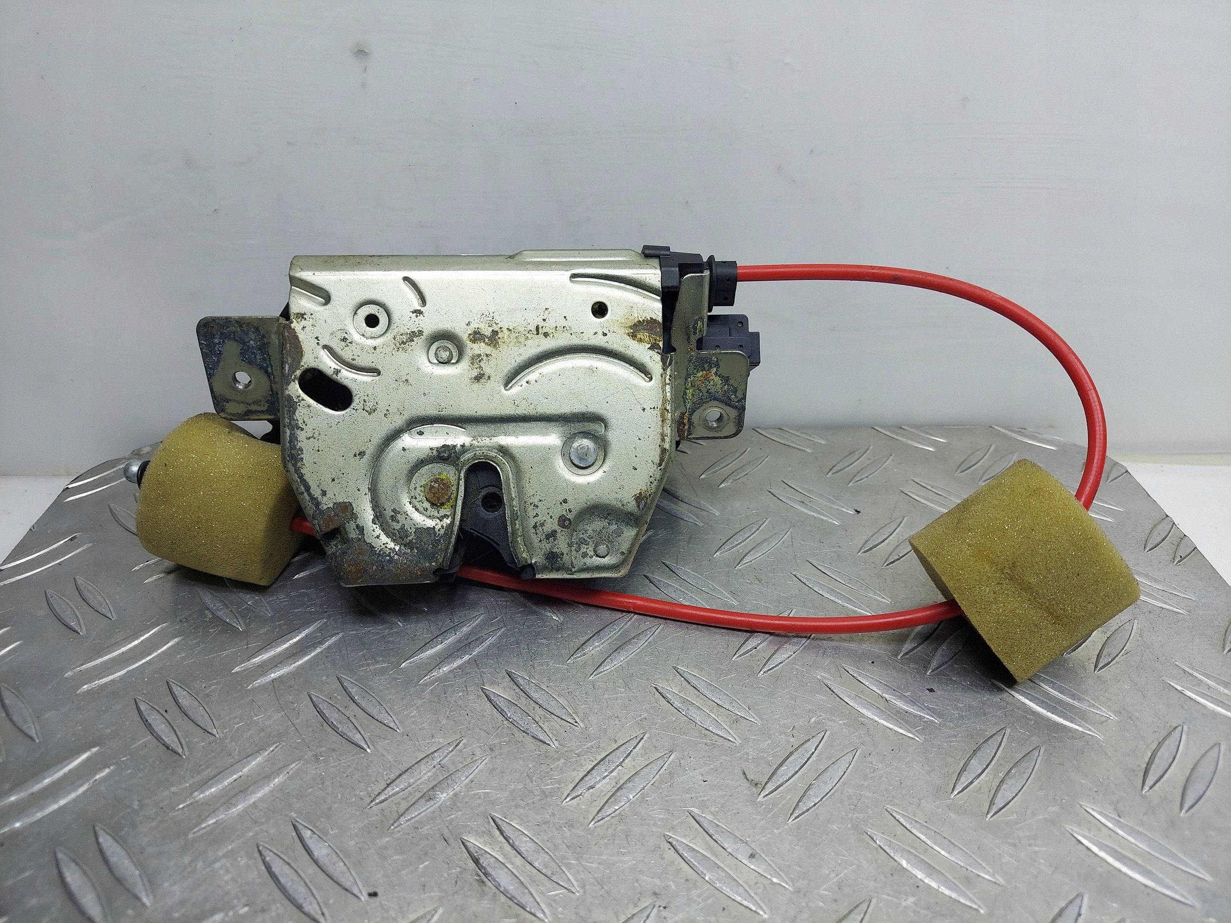 ZAMEK KLAPY BAGAŻNIKA DOCIĄG MERCEDES W211 A1647400500