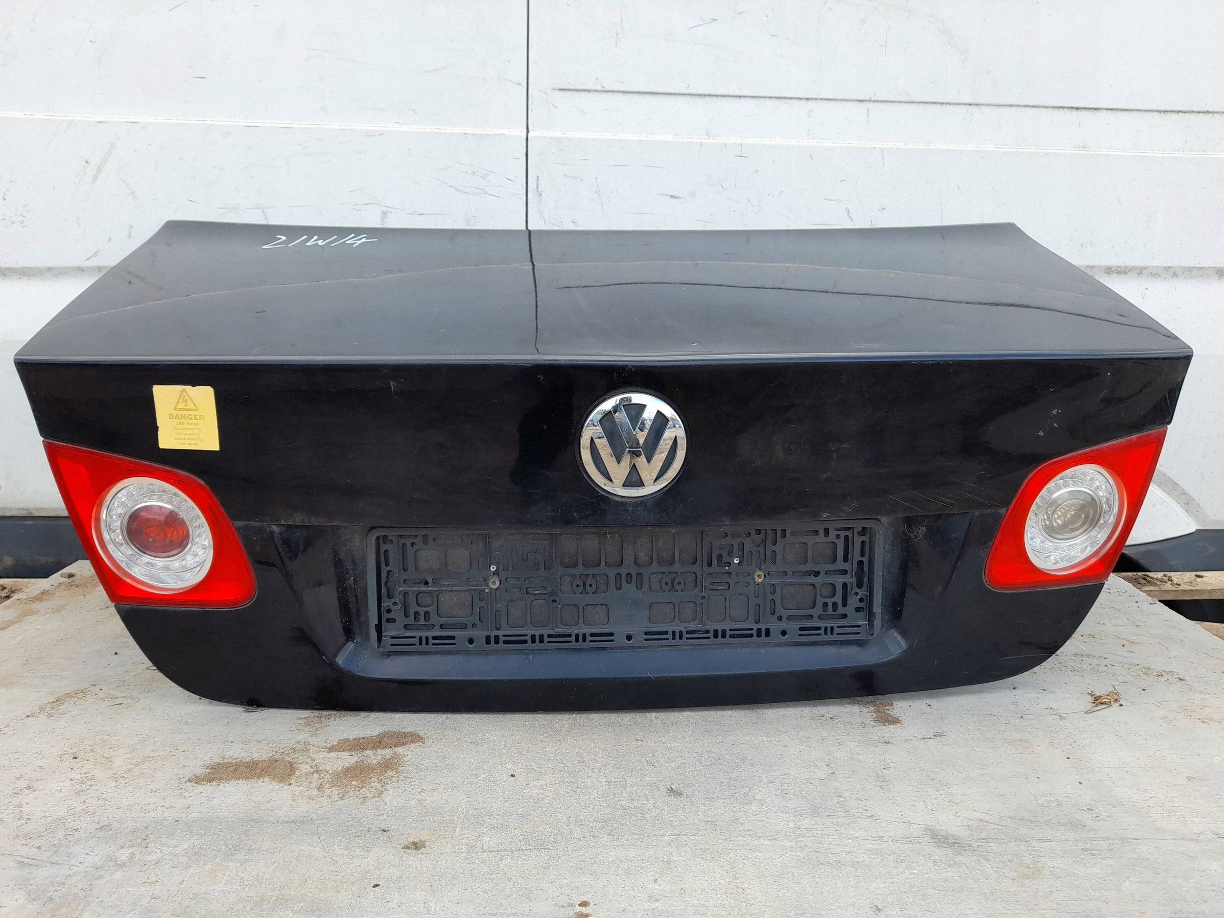 Klapa bagażnika Tył Volkswagen PASSAT B6 PASSB6