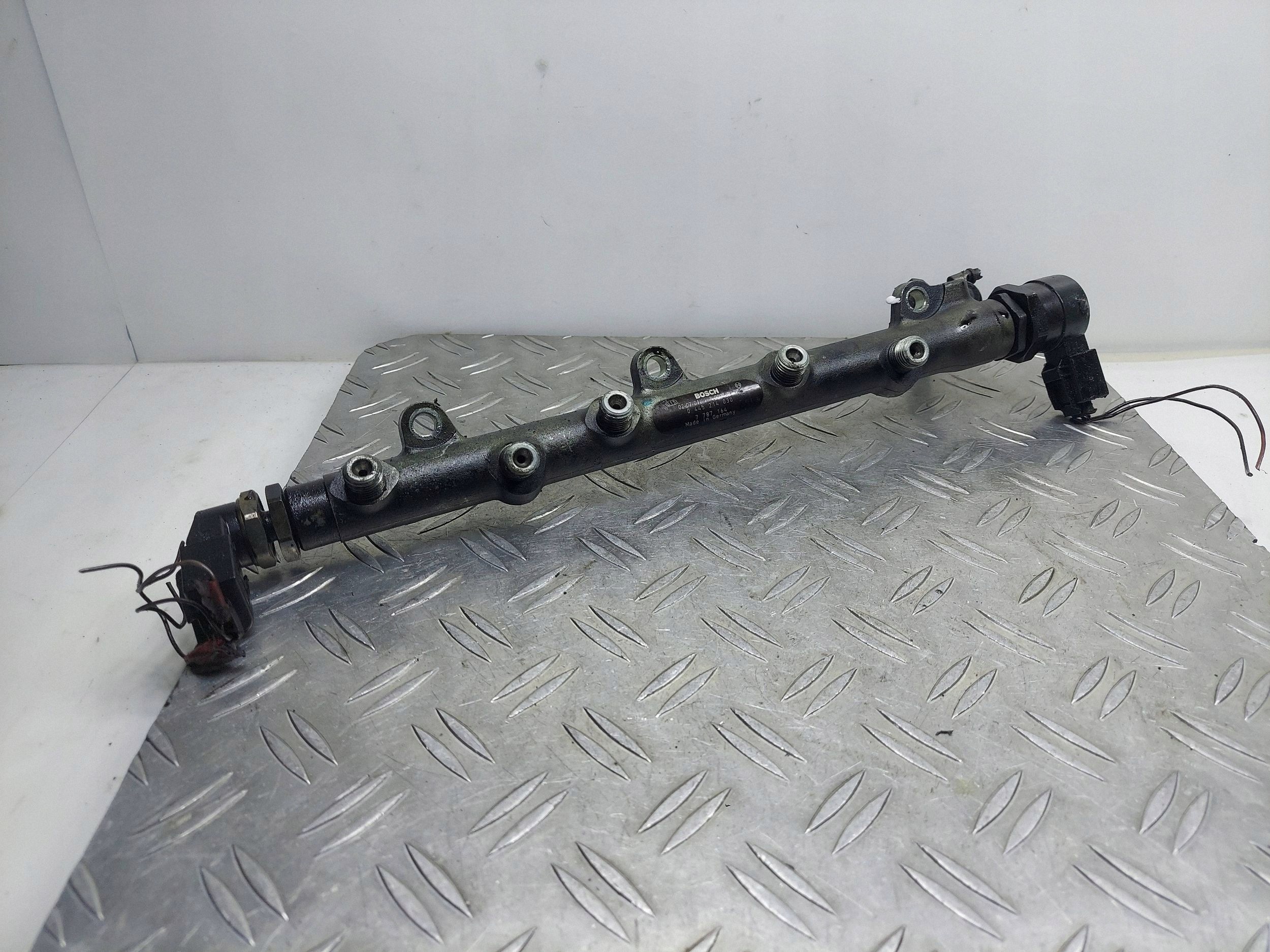LISTWA WTRYSKOWA CZUJNIK BMW E60 E61 2.0 D 0281002481 0445214030
