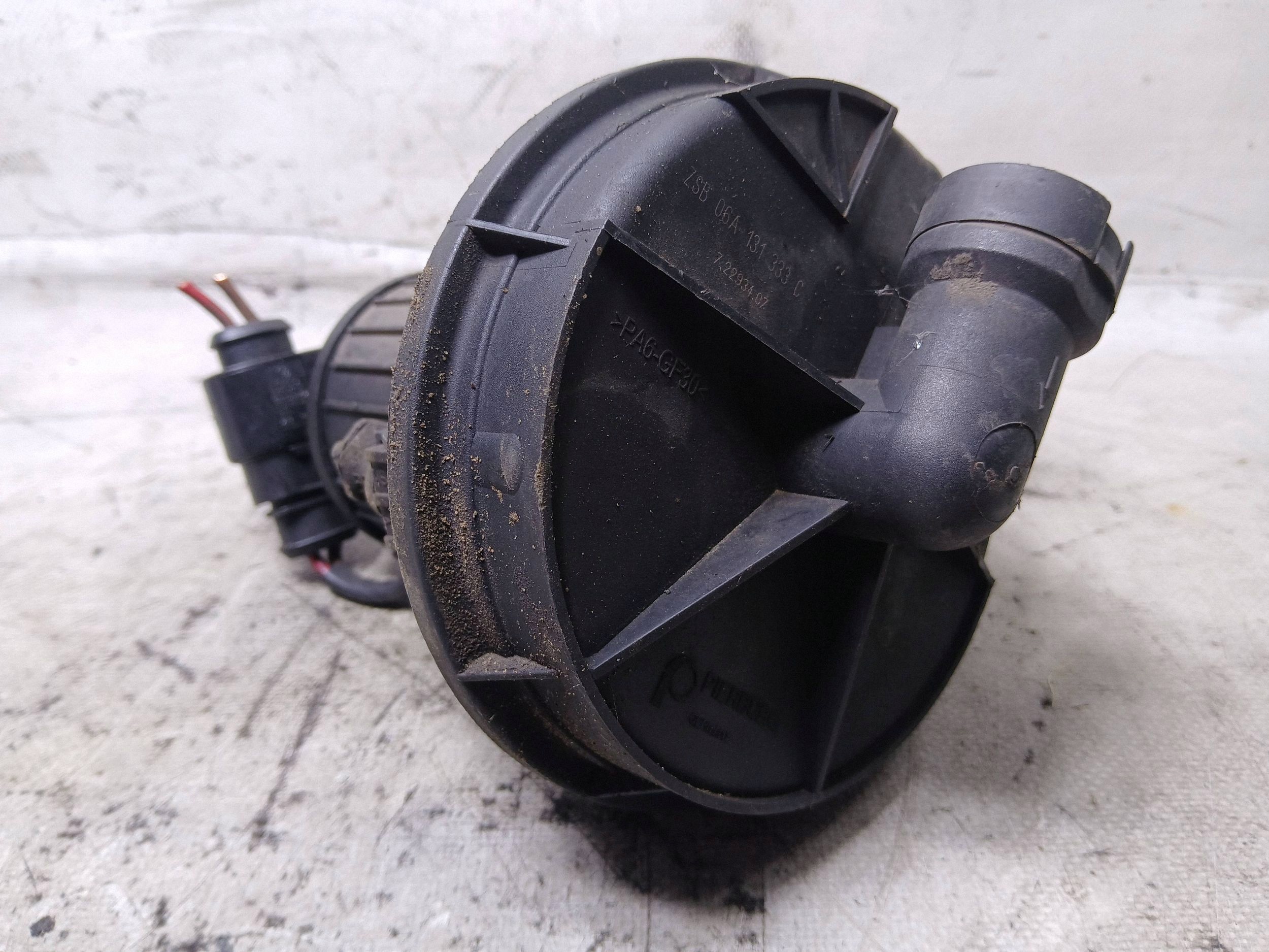 POMPA POWIETRZA WTÓRNEGO SKODA OCTAVIA 1 I 1.6 06A959253B 06A131333C