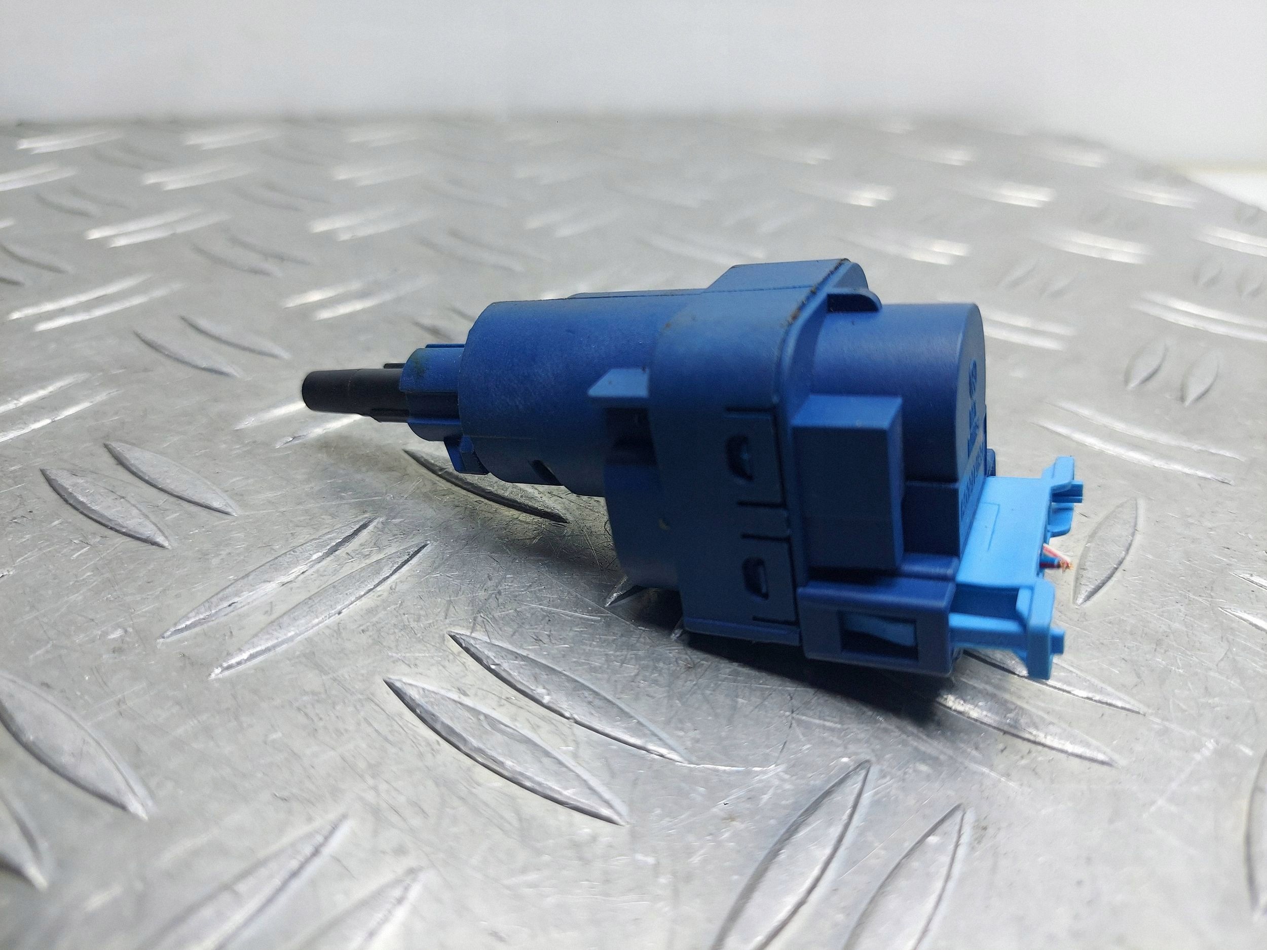 CZUJNIK HAMULCA WŁĄCZNIK ŚWIATEŁ STOP SKODA OCTAVIA MK2 6Q0927189