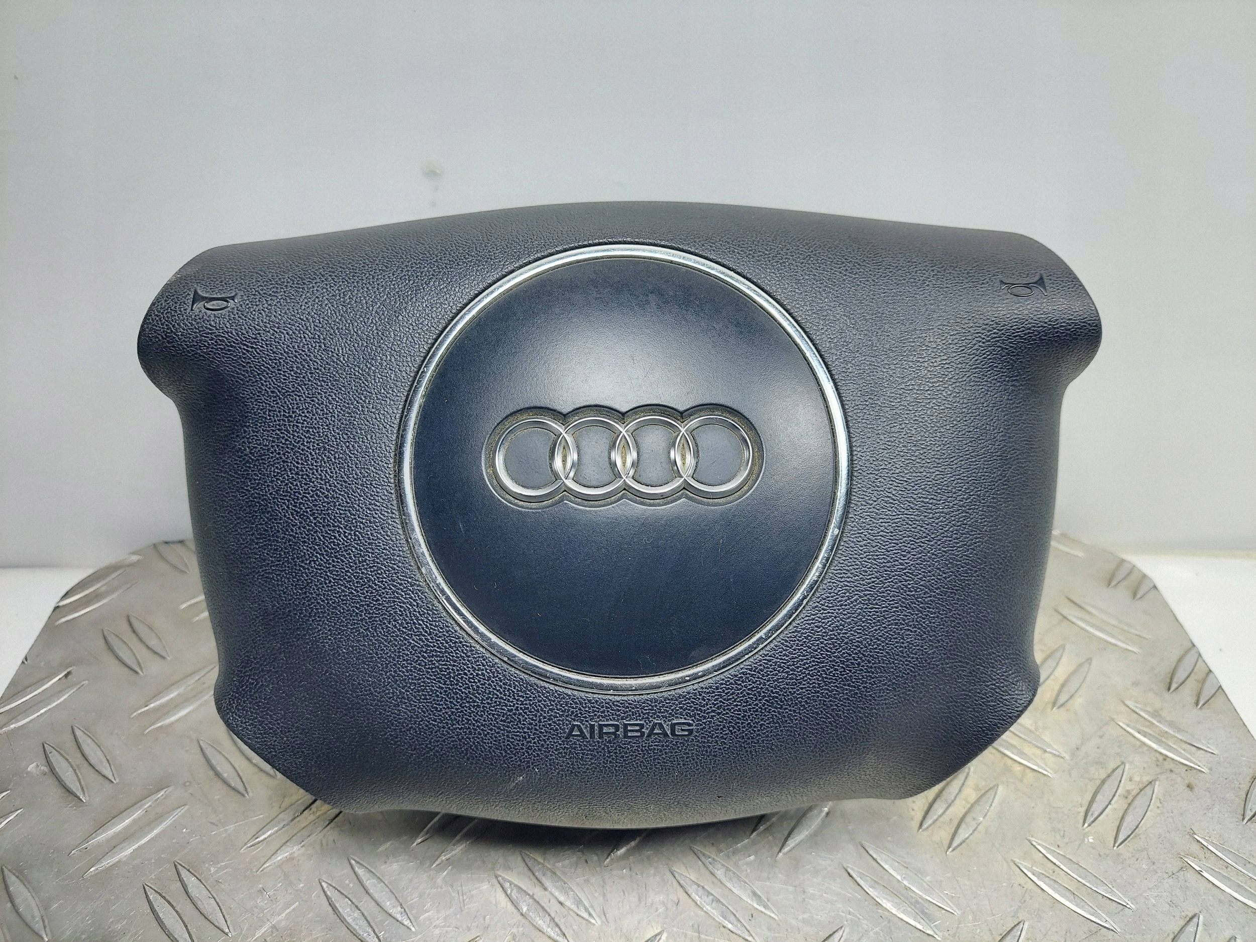AIRBAG PODUSZKA POWIETRZNA KIEROWCY AUDI A3 8P 8P0880201D