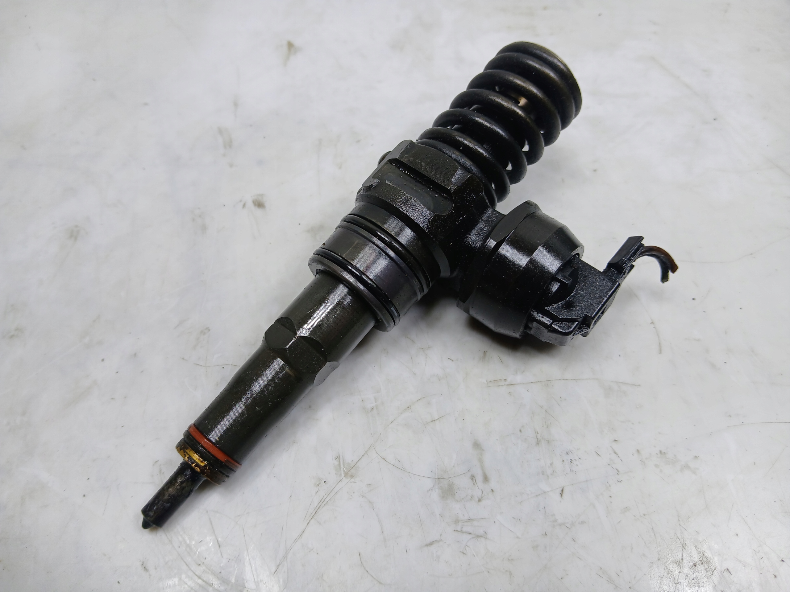 POMPOWTRYSK WTRYSK AUDI A4 B7 2.0 TDI 038130073BJ
