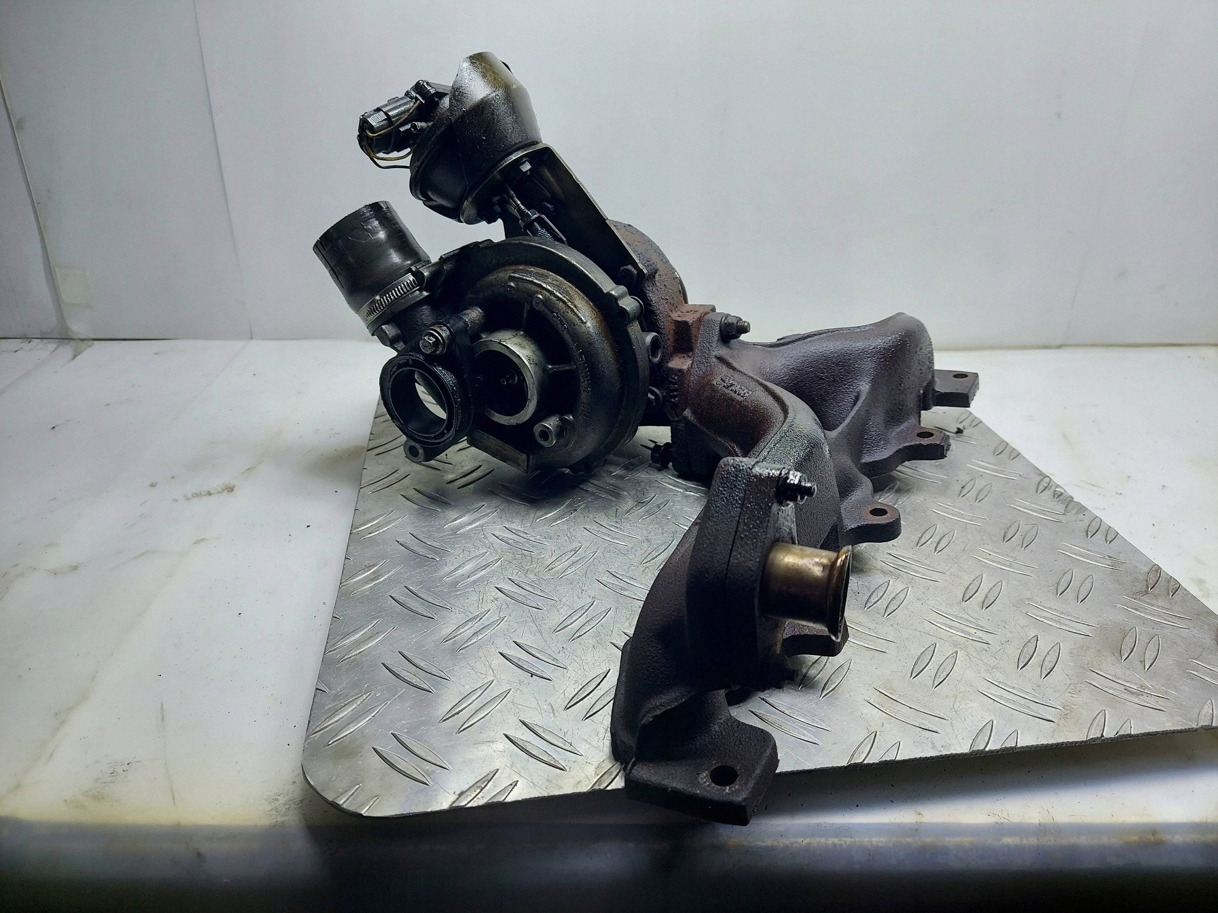 TURBINA TURBOSPRĘŻARKA FORD KUGA I 2.0 TDCI 3M5Q6K682CD