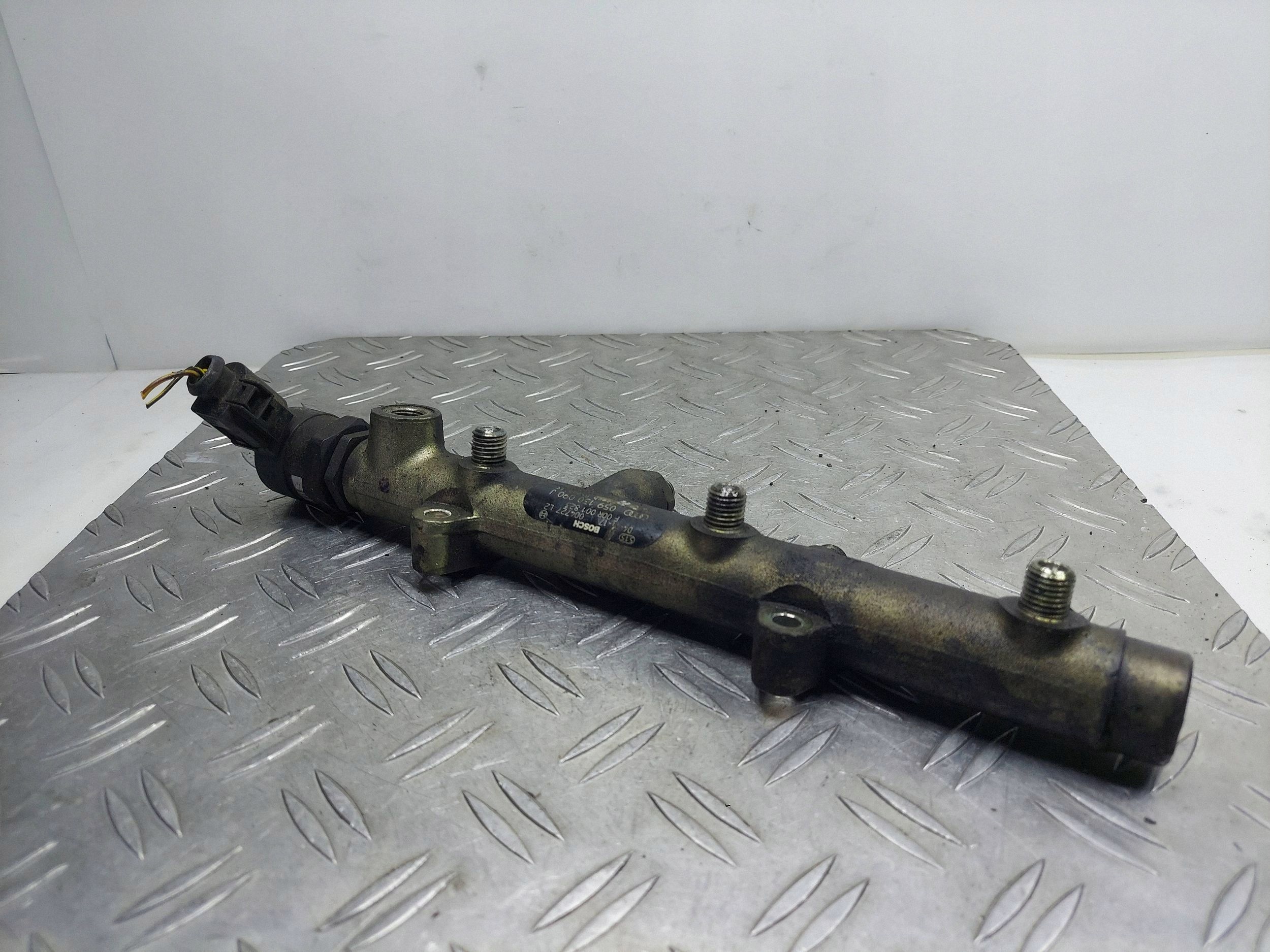 LISTWA WTRYSKOWA CZUJNIK AUDI A6 C6 3.0 TDI 057130764B 059130090J