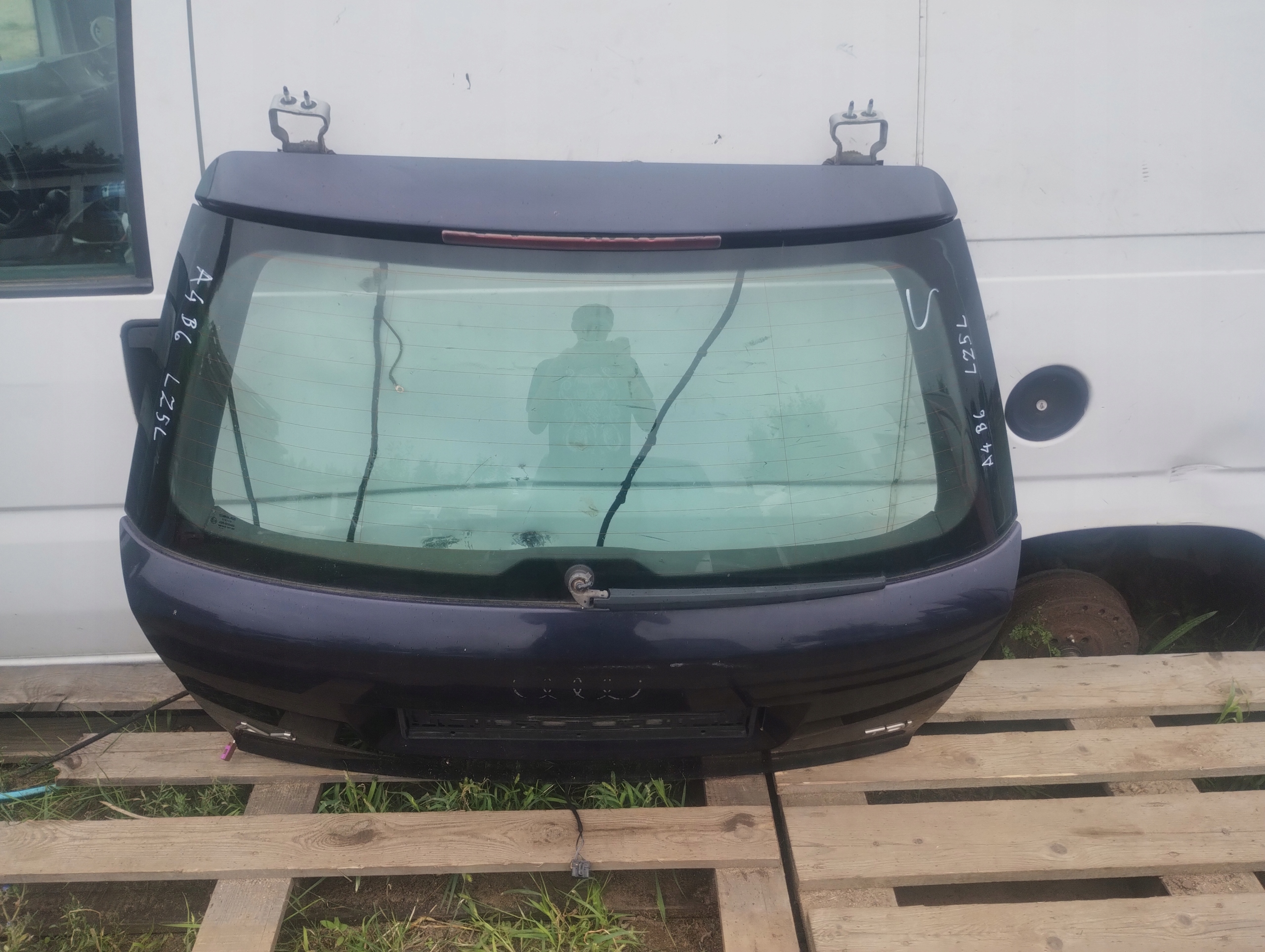 AUDI A4 B6 KOMBI KLAPA BAGAŻNIKA SZYBA LZ5L