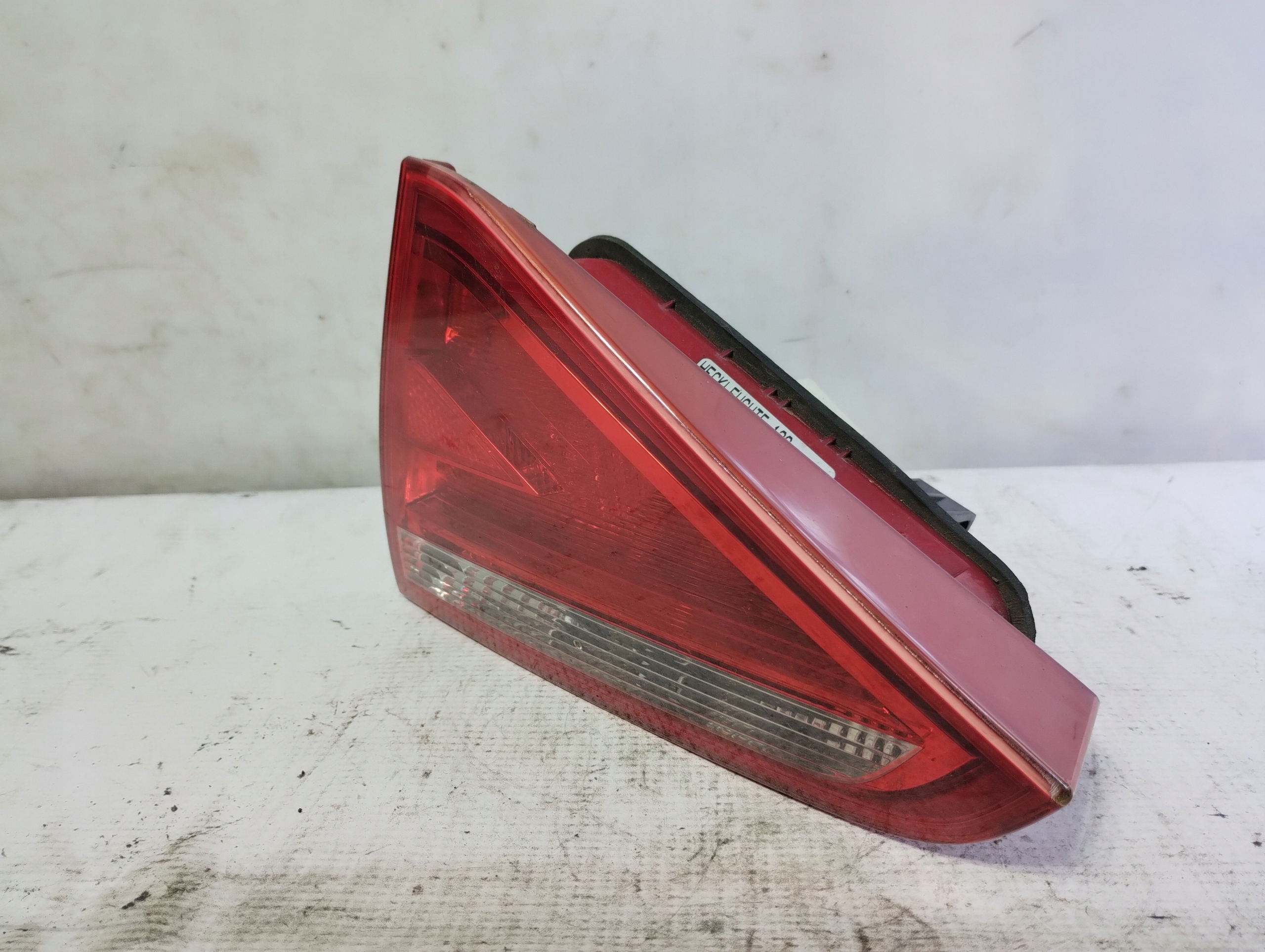 AUDI A5 8T LAMPA PRAWA TYŁ KLAPA 8T0945094