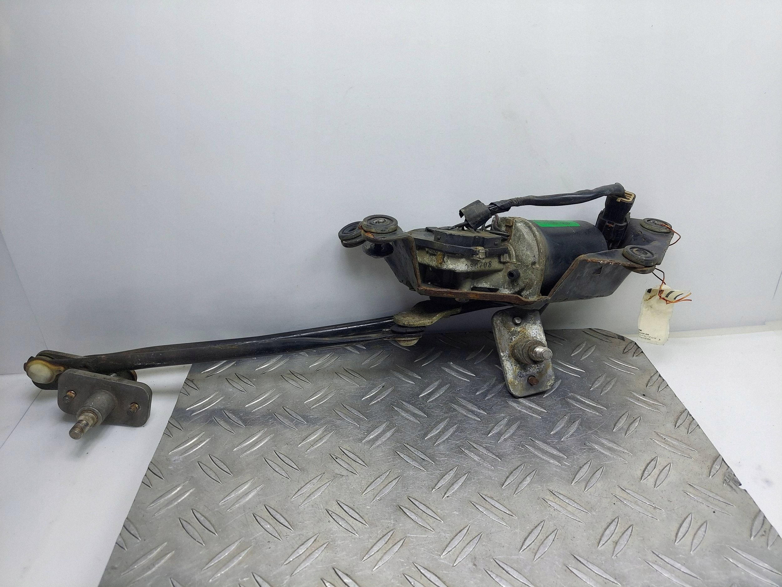 MECHANIZM SILNICZEK WYCIERACZEK PRZÓD KIA CARENS II 03541-7690 02-06