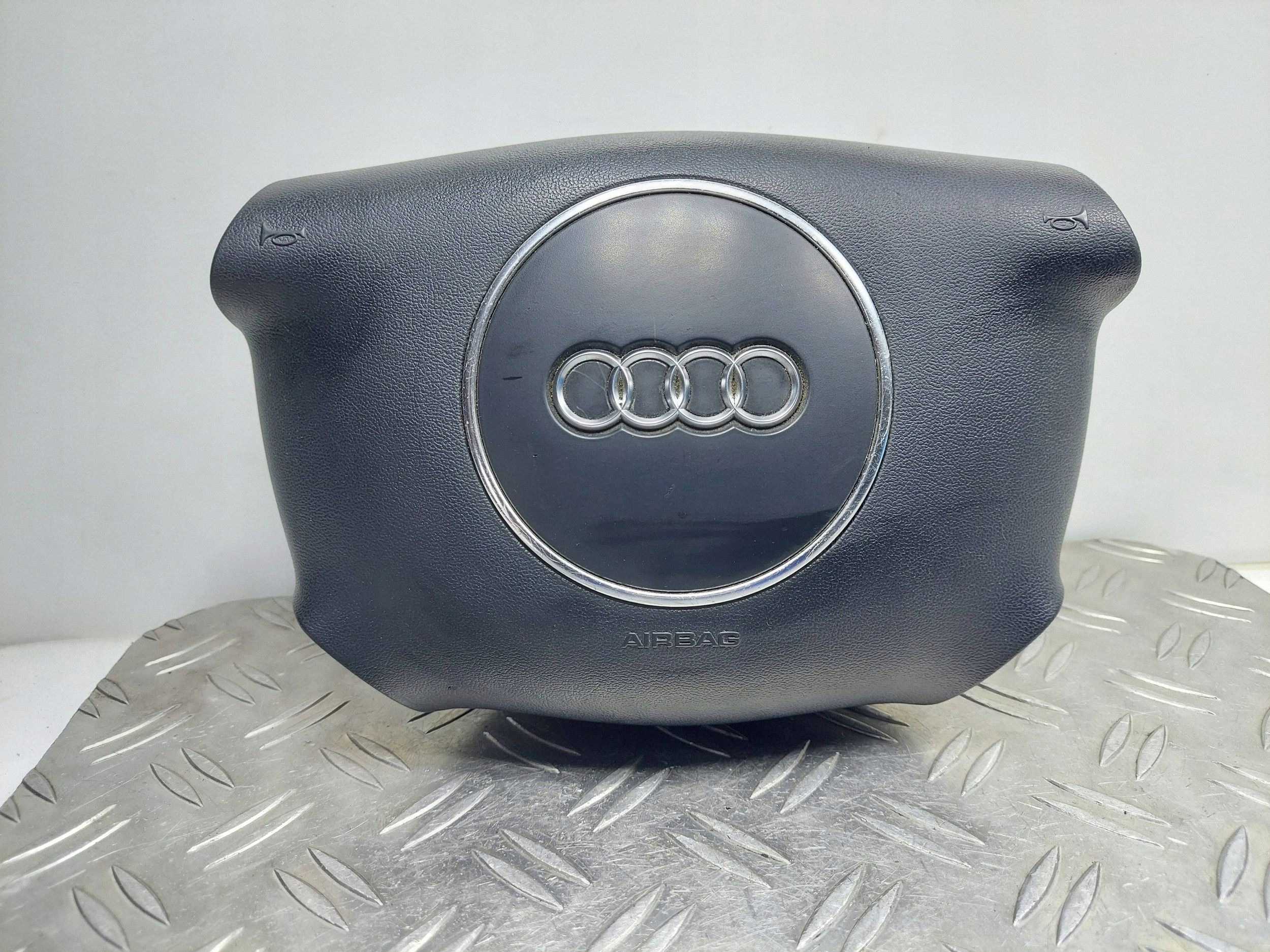 AIRBAG PODUSZKA POWIETRZNA KIEROWCY AUDI A3 8P 8P0880201D