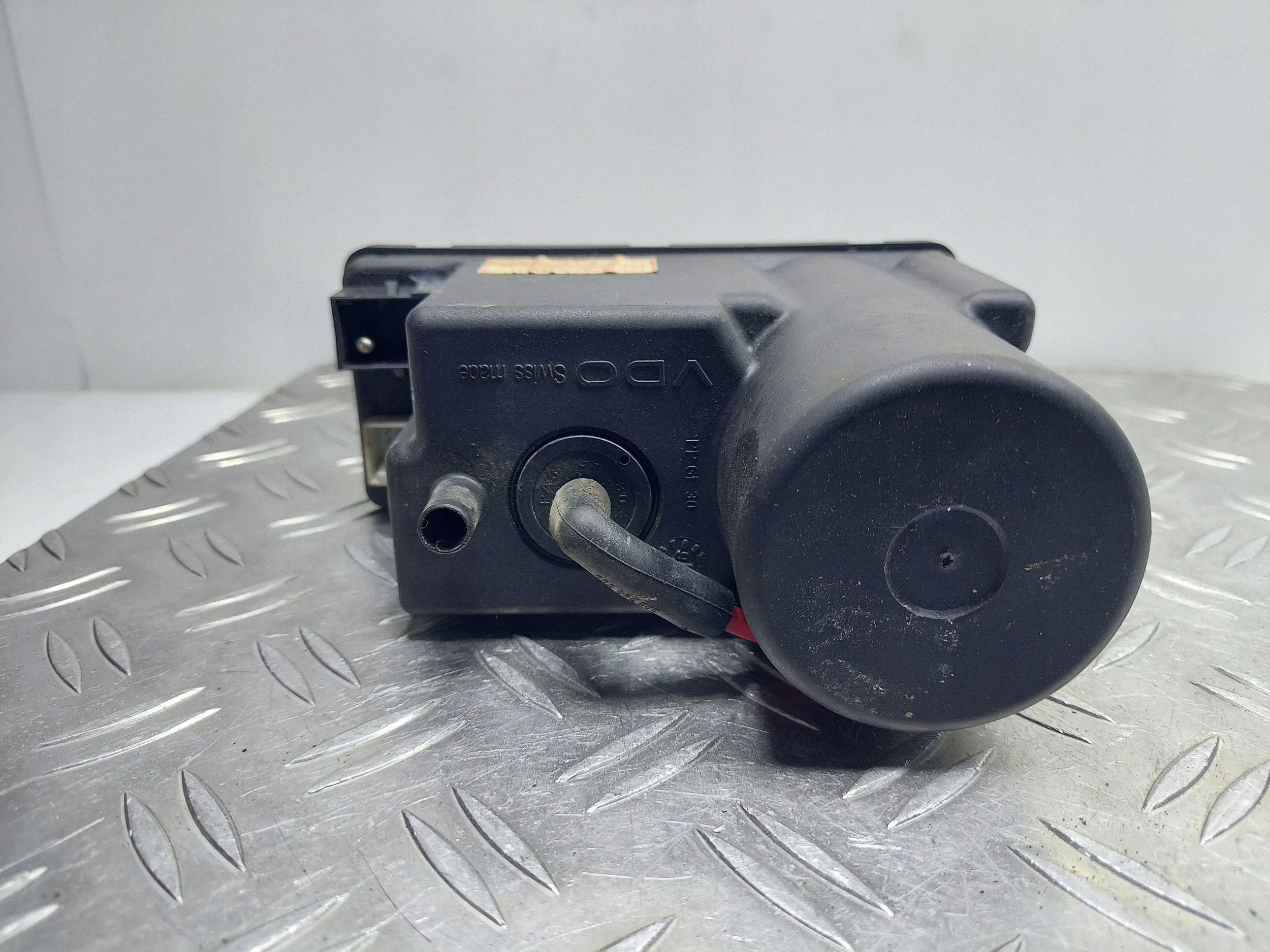 POMPKA ZAMKA CENTRALNEGO AUDI A4 B5 4A0862257A