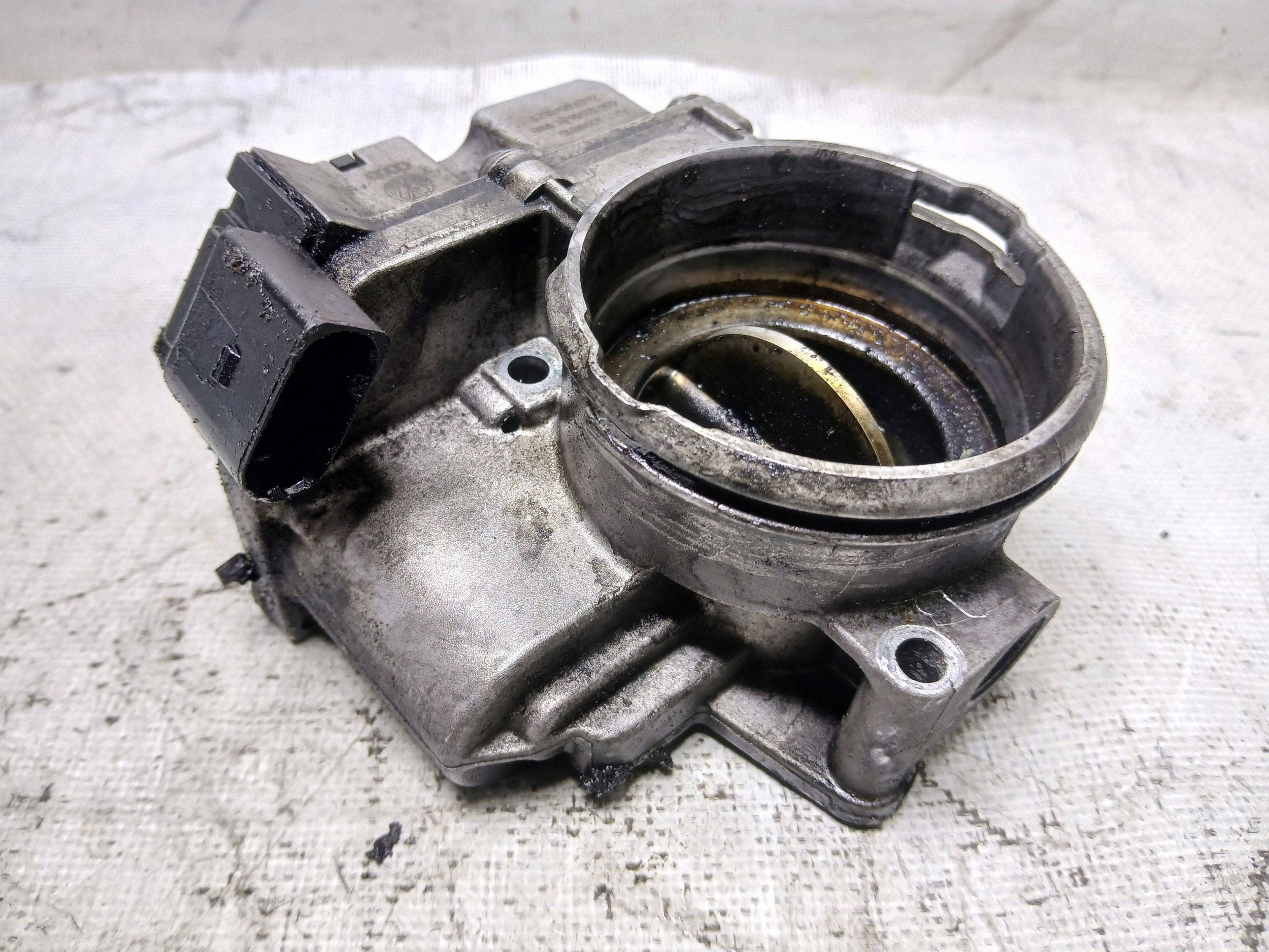 PRZEPUSNICA VW PASSAT B6 1.9 TDI 03G128063C