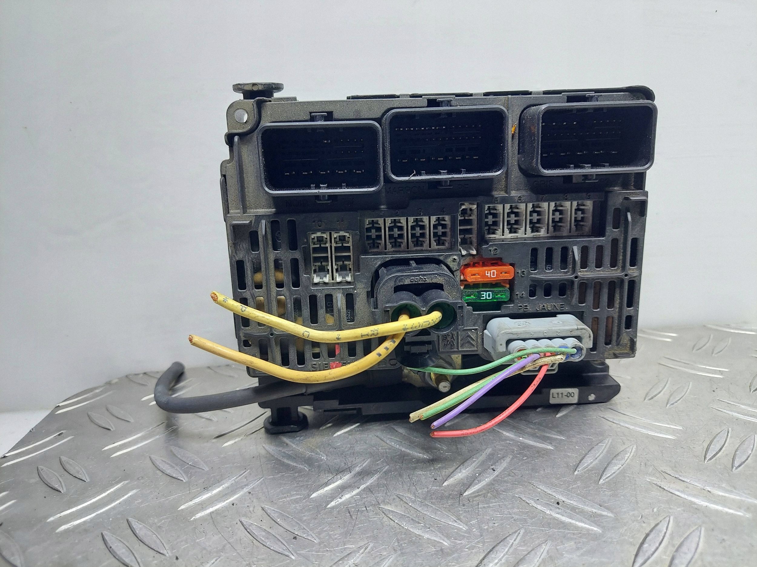 SKRZYNKA BEZPIECZNIKÓW CITROEN C4 I 9661682980