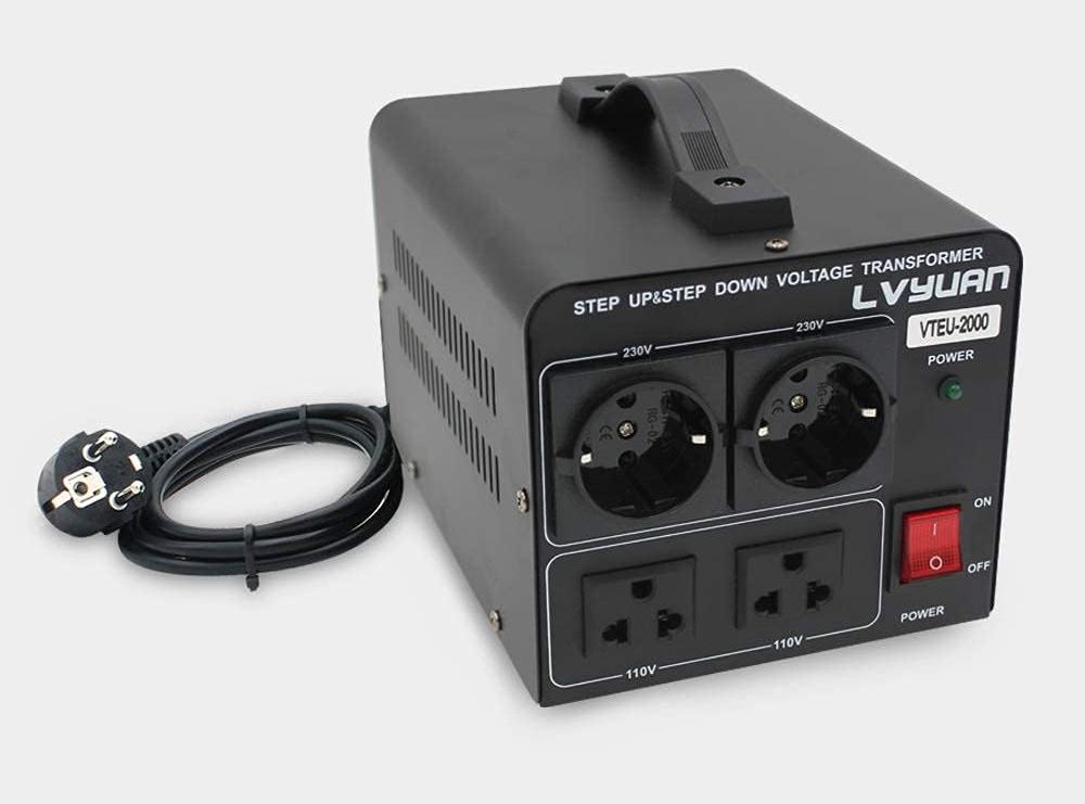 Konwerter napięcia 2000 VA 110V transformator pierścieniowy VTEU-2000 IEC