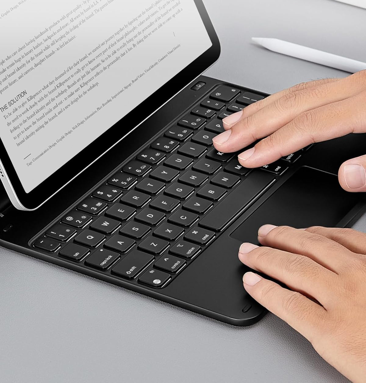 Czarne etui ESR 6B012A do iPada Air 11" (M2, 2024) z klawiaturą