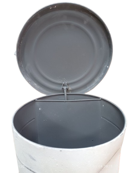 Kosz na śmieci zewnętrzny do ogrodu biały retro pedałowy POWYSTAWOWY