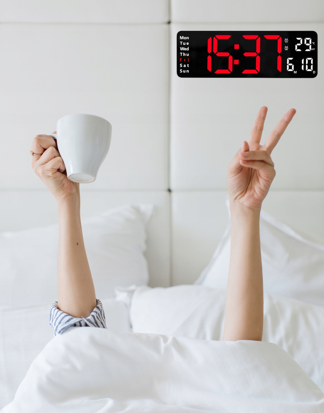 ZEGAR ŚCIENNY Z PILOTEM LED CYFROWY ELEKTRONICZNY BUDZIK STOPER TIMER TEMP